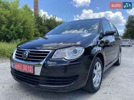 Фольксваген Туран 2008 в Хороле на Automoto.ua Черный Фольксваген Туран, объемом двигателя 1.6 л и пробегом 222 тыс. км за 7600 $, фото 1 на Automoto.ua