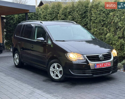 Черный Фольксваген Туран, объемом двигателя 1.6 л и пробегом 191 тыс. км за 7900 $, фото 1 на Automoto.ua