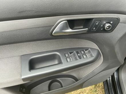 Черный Фольксваген Туран, объемом двигателя 1.4 л и пробегом 188 тыс. км за 7999 $, фото 1 на Automoto.ua