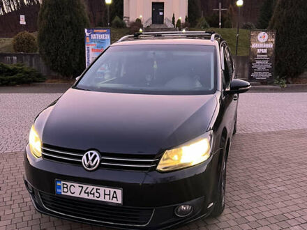 Черный Фольксваген Туран, объемом двигателя 1.6 л и пробегом 325 тыс. км за 12300 $, фото 1 на Automoto.ua