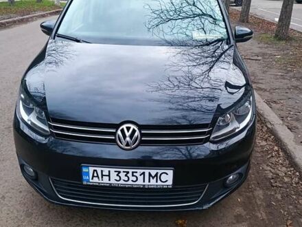 Черный Фольксваген Туран, объемом двигателя 1.6 л и пробегом 293 тыс. км за 10500 $, фото 1 на Automoto.ua