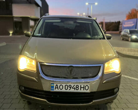 Коричневый Фольксваген Туран, объемом двигателя 1.9 л и пробегом 280 тыс. км за 5700 $, фото 1 на Automoto.ua