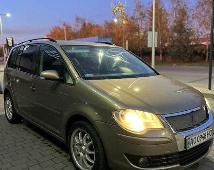 Коричневый Фольксваген Туран, объемом двигателя 1.9 л и пробегом 280 тыс. км за 5700 $, фото 2 на Automoto.ua