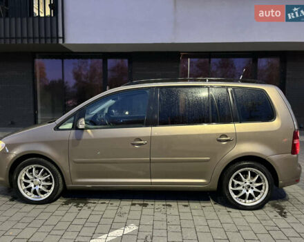 Коричневый Фольксваген Туран, объемом двигателя 1.9 л и пробегом 280 тыс. км за 5700 $, фото 7 на Automoto.ua