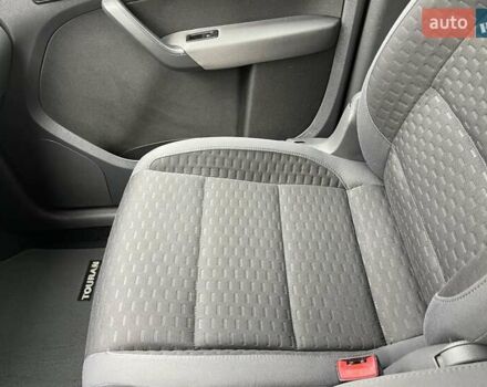 Коричневий Фольксваген Туран, об'ємом двигуна 1.4 л та пробігом 190 тис. км за 7333 $, фото 43 на Automoto.ua