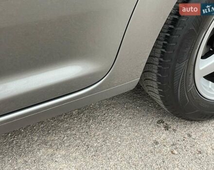 Коричневий Фольксваген Туран, об'ємом двигуна 1.4 л та пробігом 190 тис. км за 7333 $, фото 84 на Automoto.ua