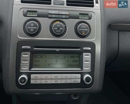 Коричневий Фольксваген Туран, об'ємом двигуна 1.4 л та пробігом 190 тис. км за 7333 $, фото 70 на Automoto.ua