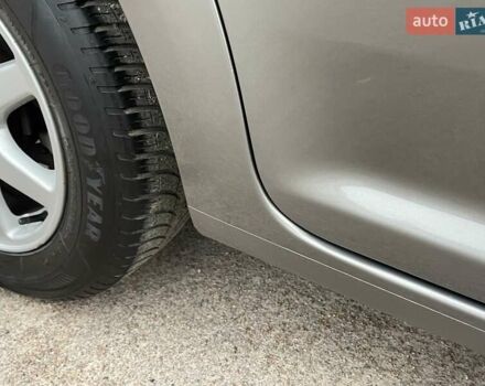 Коричневий Фольксваген Туран, об'ємом двигуна 1.4 л та пробігом 190 тис. км за 7333 $, фото 91 на Automoto.ua