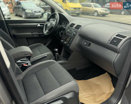 Коричневий Фольксваген Туран, об'ємом двигуна 1.6 л та пробігом 171 тис. км за 10800 $, фото 26 на Automoto.ua