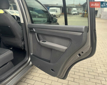 Коричневий Фольксваген Туран, об'ємом двигуна 1.6 л та пробігом 171 тис. км за 10800 $, фото 22 на Automoto.ua