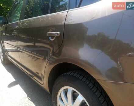 Коричневий Фольксваген Туран, об'ємом двигуна 1.97 л та пробігом 242 тис. км за 11700 $, фото 5 на Automoto.ua