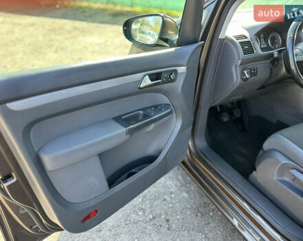 Коричневый Фольксваген Туран, объемом двигателя 1.4 л и пробегом 199 тыс. км за 9800 $, фото 29 на Automoto.ua