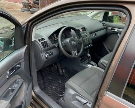 Коричневий Фольксваген Туран, об'ємом двигуна 1.6 л та пробігом 2 тис. км за 9500 $, фото 4 на Automoto.ua