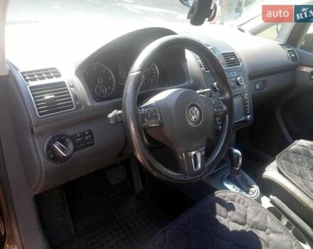 Коричневий Фольксваген Туран, об'ємом двигуна 1.97 л та пробігом 242 тис. км за 11700 $, фото 32 на Automoto.ua