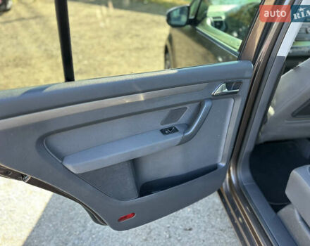 Коричневый Фольксваген Туран, объемом двигателя 1.4 л и пробегом 199 тыс. км за 9800 $, фото 37 на Automoto.ua