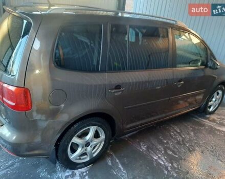 Коричневый Фольксваген Туран, объемом двигателя 1.6 л и пробегом 209 тыс. км за 10500 $, фото 5 на Automoto.ua