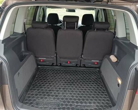 Коричневий Фольксваген Туран, об'ємом двигуна 1.6 л та пробігом 290 тис. км за 10100 $, фото 12 на Automoto.ua