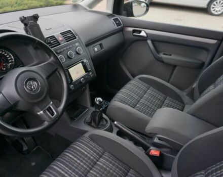 Коричневий Фольксваген Туран, об'ємом двигуна 2 л та пробігом 239 тис. км за 5800 $, фото 15 на Automoto.ua