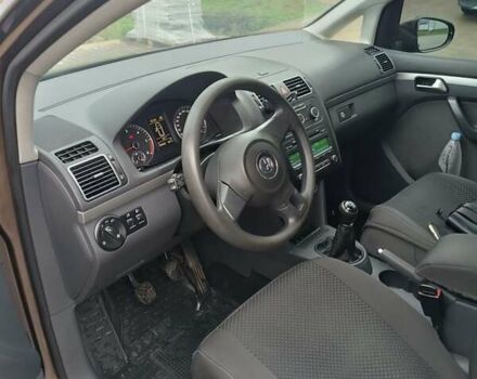 Коричневий Фольксваген Туран, об'ємом двигуна 1.6 л та пробігом 290 тис. км за 10100 $, фото 6 на Automoto.ua