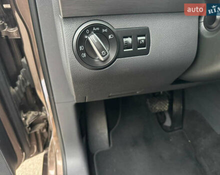 Коричневий Фольксваген Туран, об'ємом двигуна 1.6 л та пробігом 207 тис. км за 11950 $, фото 13 на Automoto.ua