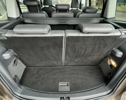 Коричневий Фольксваген Туран, об'ємом двигуна 2 л та пробігом 227 тис. км за 13500 $, фото 9 на Automoto.ua