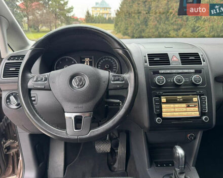 Коричневий Фольксваген Туран, об'ємом двигуна 1.6 л та пробігом 207 тис. км за 11950 $, фото 12 на Automoto.ua