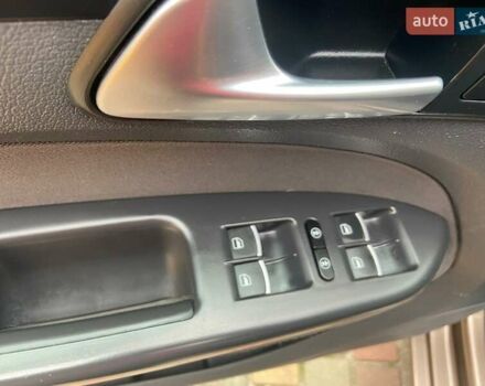 Коричневий Фольксваген Туран, об'ємом двигуна 2 л та пробігом 235 тис. км за 12200 $, фото 40 на Automoto.ua