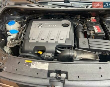 Коричневий Фольксваген Туран, об'ємом двигуна 2 л та пробігом 235 тис. км за 12200 $, фото 41 на Automoto.ua