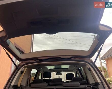 Коричневий Фольксваген Туран, об'ємом двигуна 2 л та пробігом 235 тис. км за 12200 $, фото 33 на Automoto.ua