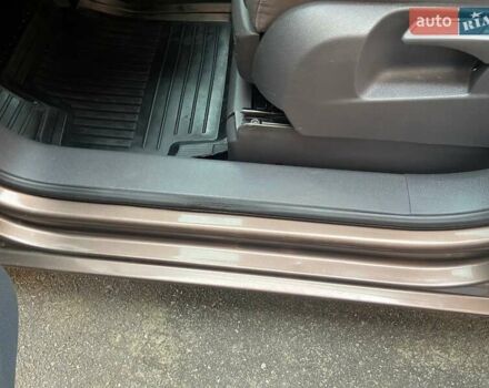 Коричневий Фольксваген Туран, об'ємом двигуна 2 л та пробігом 235 тис. км за 12200 $, фото 25 на Automoto.ua