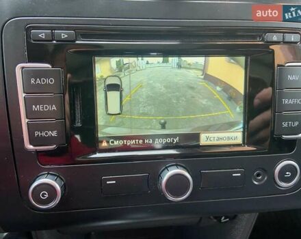 Коричневий Фольксваген Туран, об'ємом двигуна 2 л та пробігом 235 тис. км за 12200 $, фото 37 на Automoto.ua