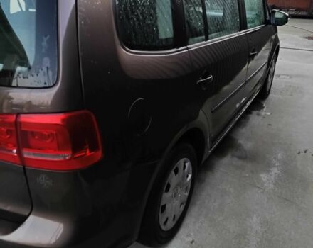 Коричневый Фольксваген Туран, объемом двигателя 1.6 л и пробегом 249 тыс. км за 13000 $, фото 2 на Automoto.ua