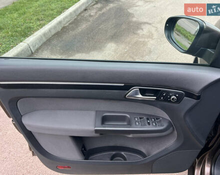 Коричневый Фольксваген Туран, объемом двигателя 2 л и пробегом 171 тыс. км за 14799 $, фото 26 на Automoto.ua