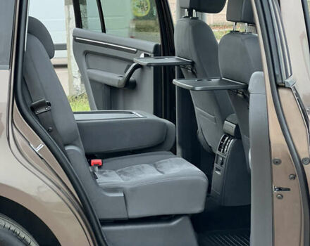 Коричневый Фольксваген Туран, объемом двигателя 2 л и пробегом 171 тыс. км за 14799 $, фото 23 на Automoto.ua