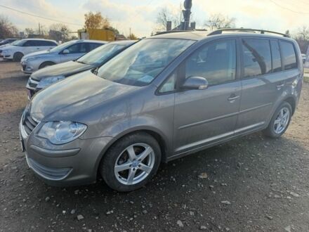 Коричневый Фольксваген Туран, объемом двигателя 1 л и пробегом 200 тыс. км за 7800 $, фото 1 на Automoto.ua