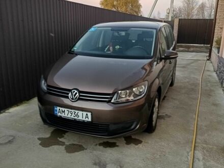Коричневый Фольксваген Туран, объемом двигателя 1.6 л и пробегом 249 тыс. км за 13000 $, фото 1 на Automoto.ua