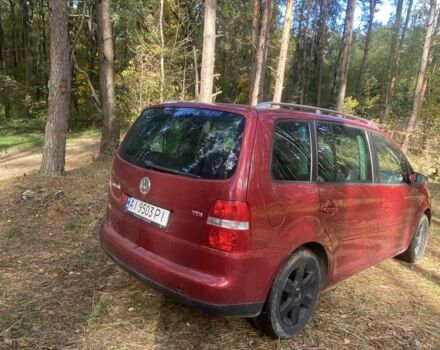 Красный Фольксваген Туран, объемом двигателя 2 л и пробегом 355 тыс. км за 4800 $, фото 4 на Automoto.ua