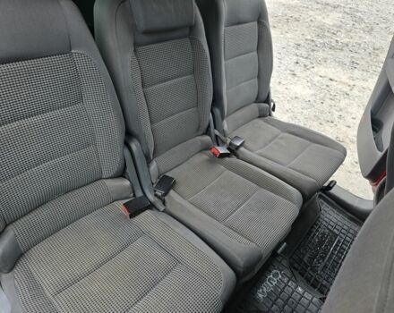 Красный Фольксваген Туран, объемом двигателя 2 л и пробегом 378 тыс. км за 4800 $, фото 13 на Automoto.ua