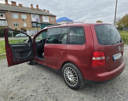 Красный Фольксваген Туран, объемом двигателя 2 л и пробегом 378 тыс. км за 4800 $, фото 16 на Automoto.ua