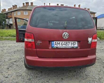 Красный Фольксваген Туран, объемом двигателя 2 л и пробегом 378 тыс. км за 4800 $, фото 3 на Automoto.ua
