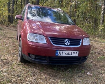 Красный Фольксваген Туран, объемом двигателя 2 л и пробегом 355 тыс. км за 4800 $, фото 3 на Automoto.ua