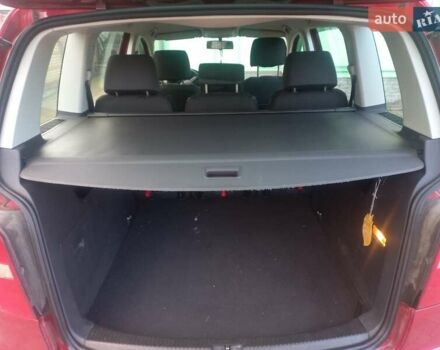 Червоний Фольксваген Туран, об'ємом двигуна 1.6 л та пробігом 177 тис. км за 4400 $, фото 9 на Automoto.ua