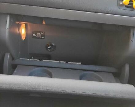 Красный Фольксваген Туран, объемом двигателя 1.6 л и пробегом 177 тыс. км за 5450 $, фото 23 на Automoto.ua