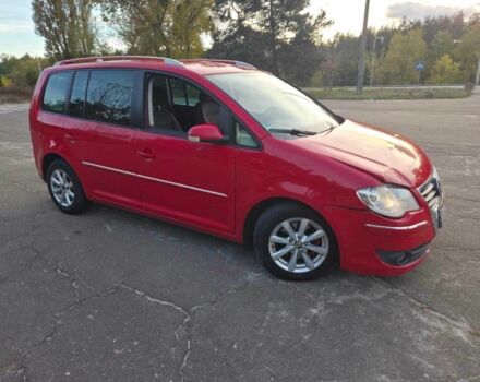 Красный Фольксваген Туран, объемом двигателя 2 л и пробегом 340 тыс. км за 4200 $, фото 2 на Automoto.ua