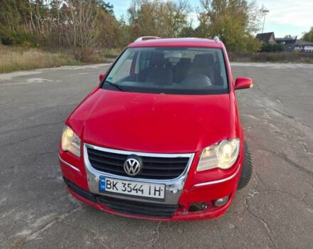 Красный Фольксваген Туран, объемом двигателя 2 л и пробегом 340 тыс. км за 4200 $, фото 7 на Automoto.ua