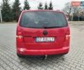 Красный Фольксваген Туран, объемом двигателя 1.9 л и пробегом 250 тыс. км за 4000 $, фото 4 на Automoto.ua