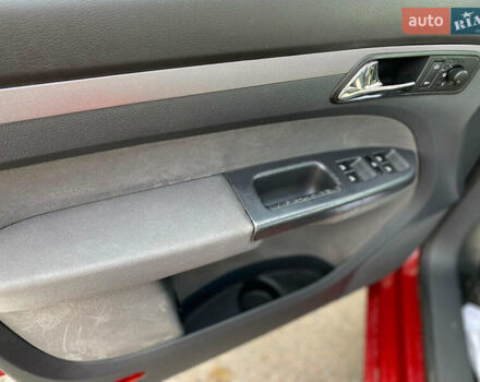 Червоний Фольксваген Туран, об'ємом двигуна 2 л та пробігом 281 тис. км за 6800 $, фото 12 на Automoto.ua