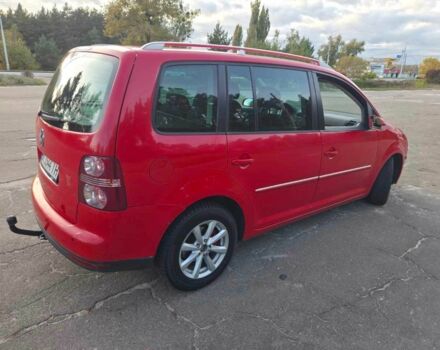 Красный Фольксваген Туран, объемом двигателя 2 л и пробегом 340 тыс. км за 4200 $, фото 9 на Automoto.ua