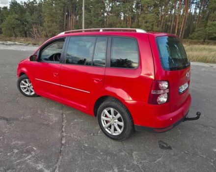 Красный Фольксваген Туран, объемом двигателя 2 л и пробегом 340 тыс. км за 4200 $, фото 12 на Automoto.ua