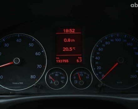 Красный Фольксваген Туран, объемом двигателя 1.4 л и пробегом 193 тыс. км за 6500 $, фото 17 на Automoto.ua